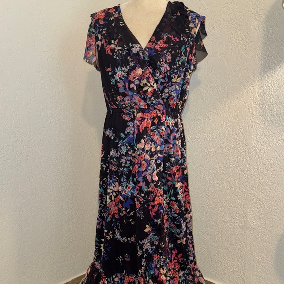 Spense Dresses & Skirts - Spense Black Maxi Dress with Multicolor Floral Print